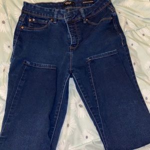 Dark wash skinny jeans